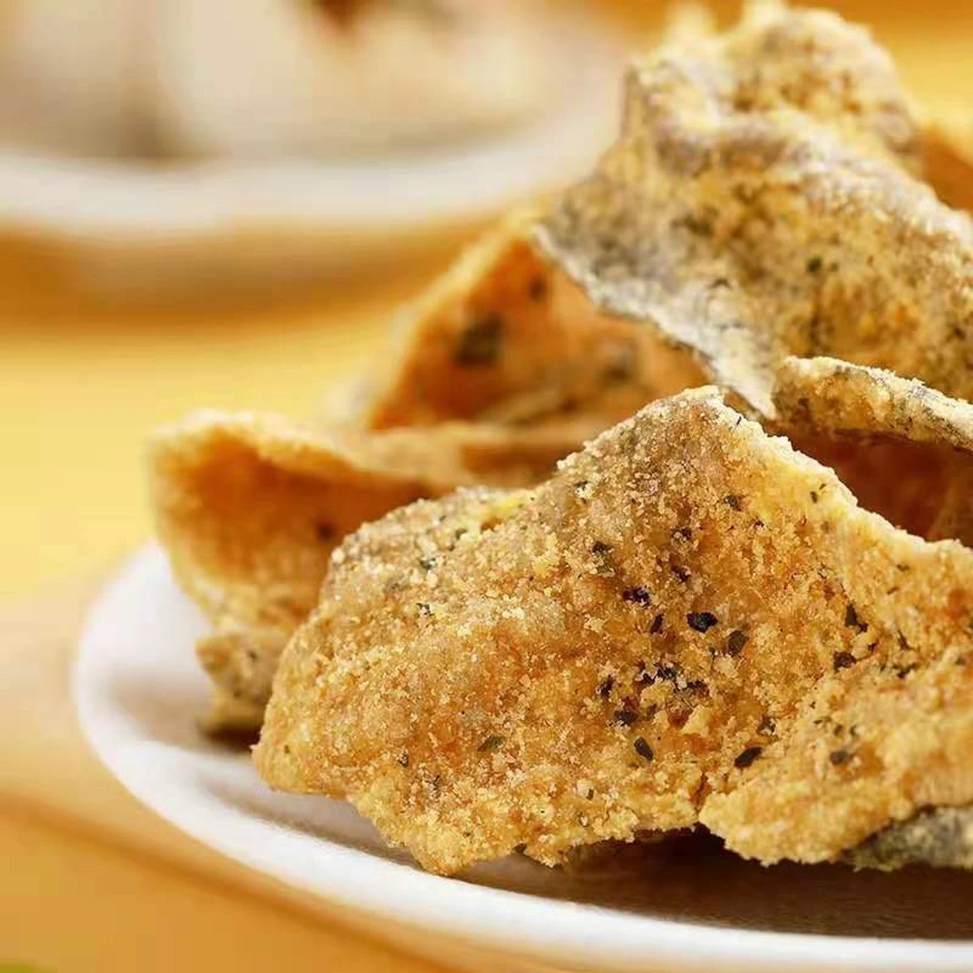 CHEW CHEW SALOMN CRACKINGS SALT AND 70G CHEW CHEW 三文魚脆皮鹽和胡椒 70G 1635
